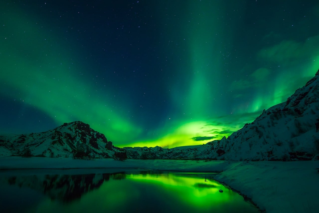 Northern lights hunt in Iceland - campers