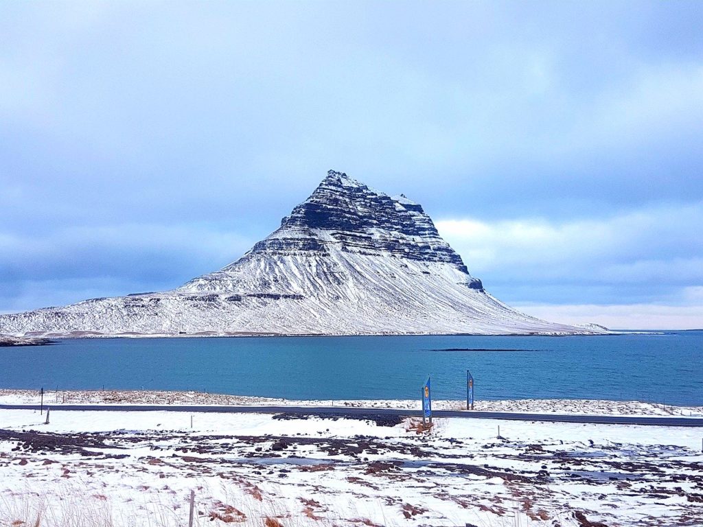 mount Kirkjufell