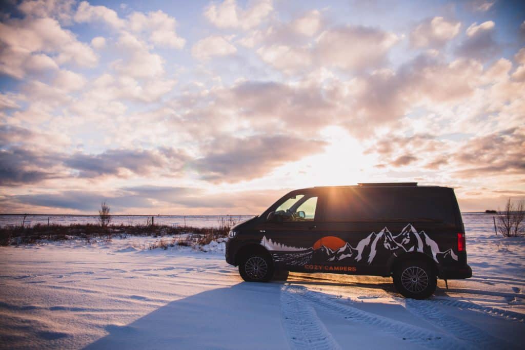 road trip camping car islande