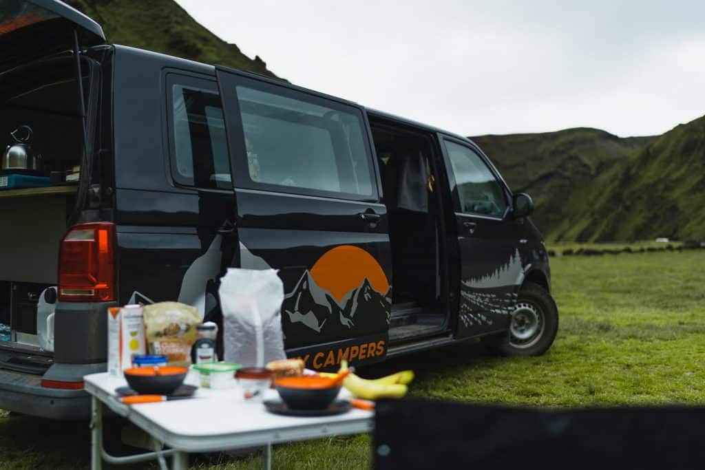 road trip camping car islande