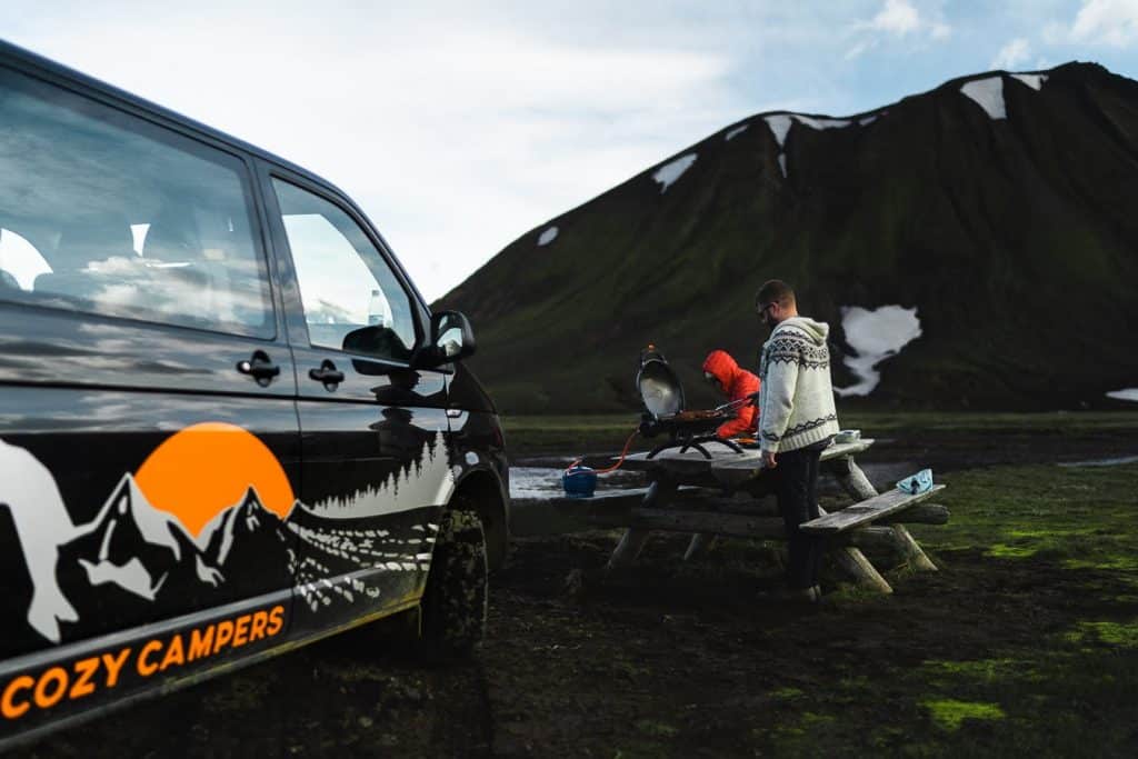 road trip camping car islande